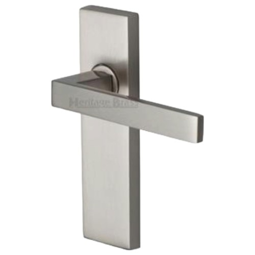 DELTA LEVER HANDLE ON BACKPLATE